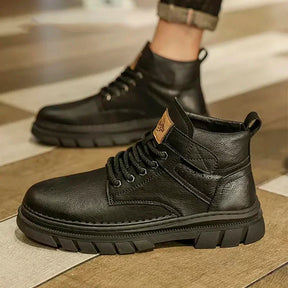 Bota masculina Vanguard en cuero 100% legítimo + REGALOS: Cinturón de cuero, billetera y reloj.