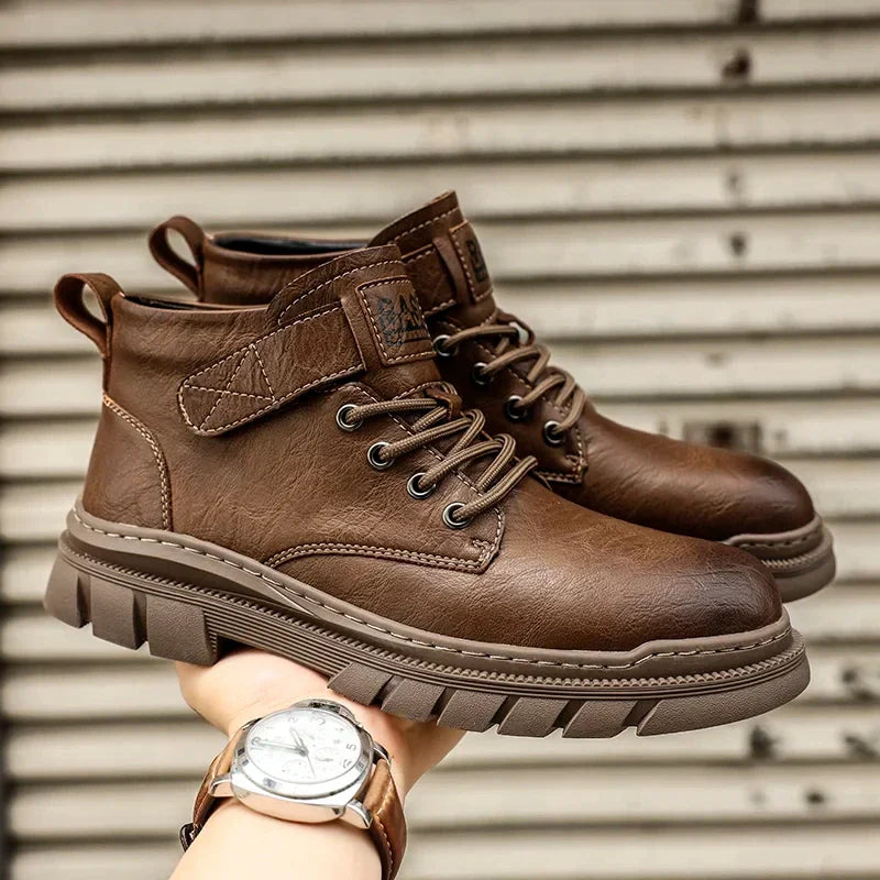 Bota masculina Vanguard en cuero 100% legítimo + REGALOS: Cinturón de cuero, billetera y reloj.